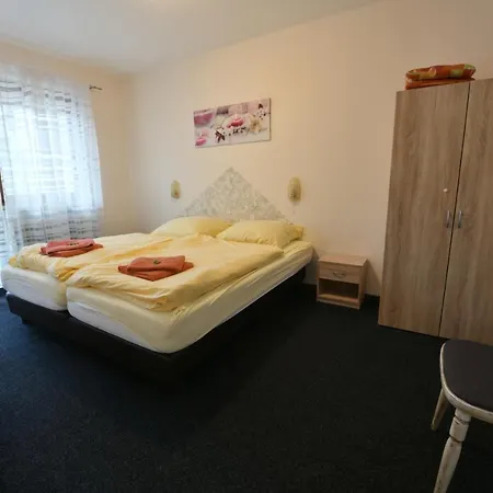 Szálloda Zur Grafschaft Veldenz