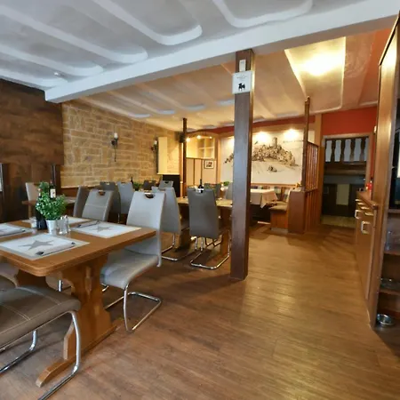 Zur Grafschaft Szálloda Veldenz