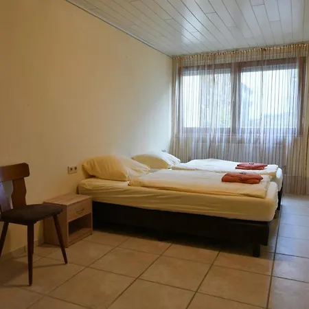 Zur Grafschaft Szálloda Veldenz