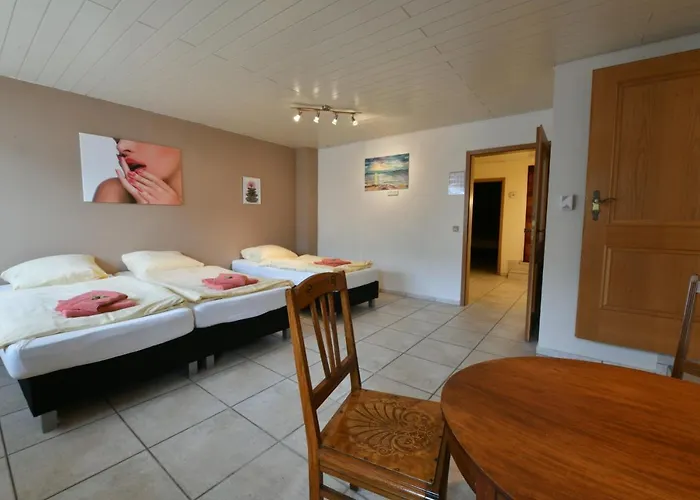 Zur Grafschaft Hotel *